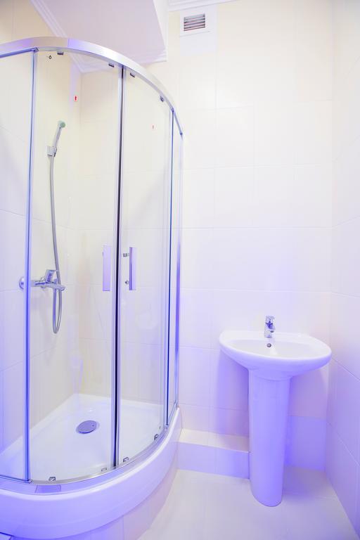 Sky Hostel Алма Ата Екстериор снимка