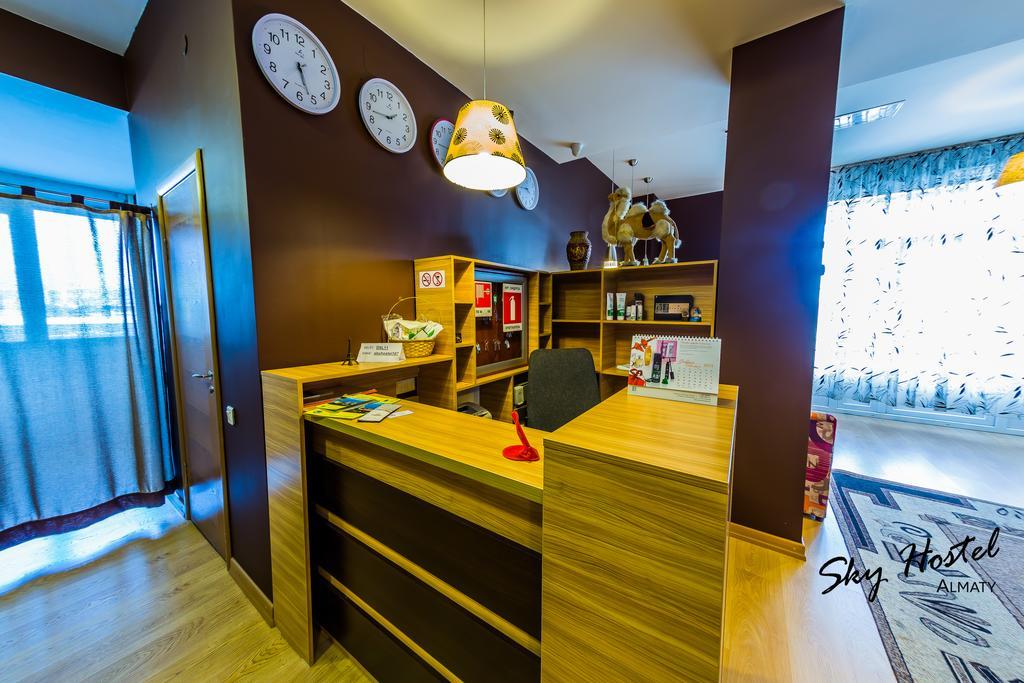 Sky Hostel Алма Ата Стая снимка