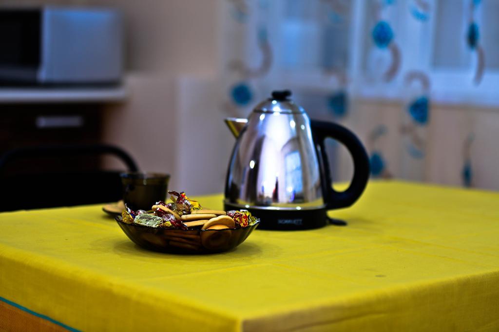 Sky Hostel Алма Ата Стая снимка
