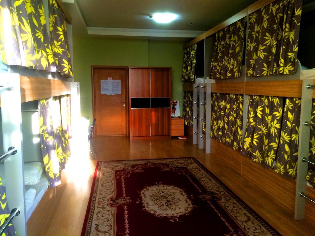Sky Hostel Алма Ата Екстериор снимка