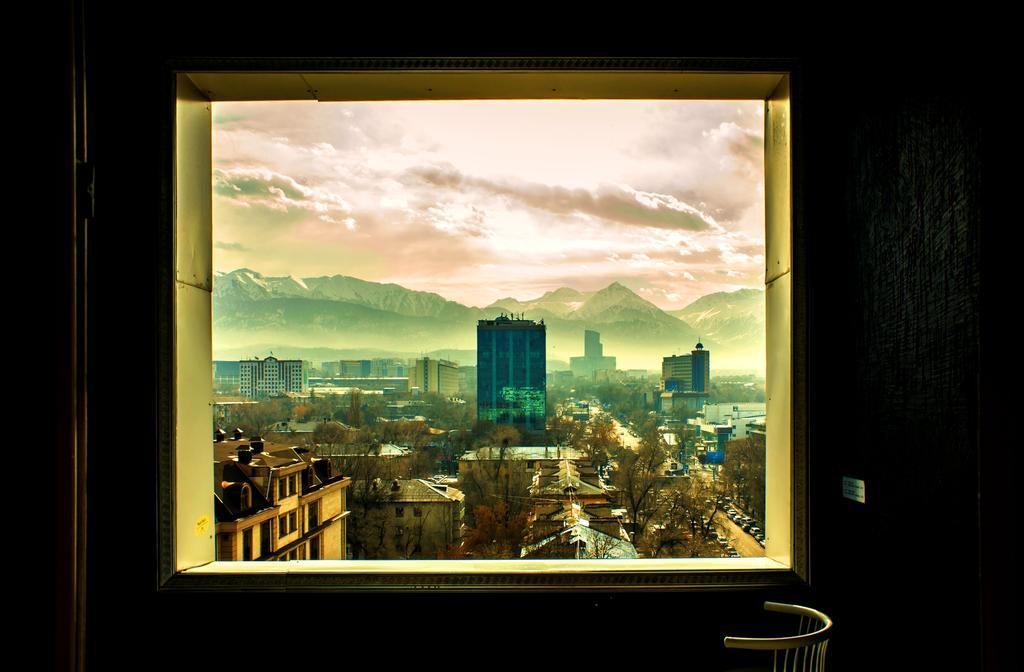 Sky Hostel Алма Ата Екстериор снимка